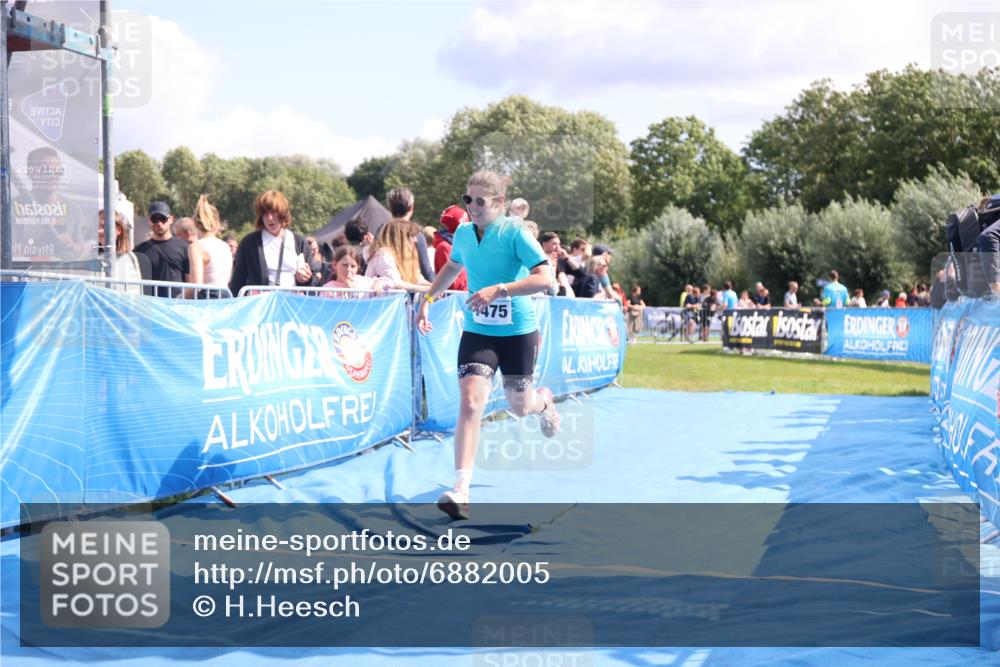 25.08.2024 - Elbe Triathlon Hamburg H.Heesch http://msf.ph/oto/6882005 25.08.2024 11:58:11 Ziel 1475, 1549, 1658 meine-sportfotos.de
