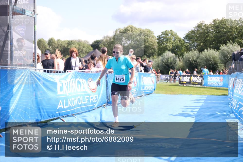 25.08.2024 - Elbe Triathlon Hamburg H.Heesch http://msf.ph/oto/6882009 25.08.2024 11:58:11 Ziel 1475, 1549, 1658 meine-sportfotos.de