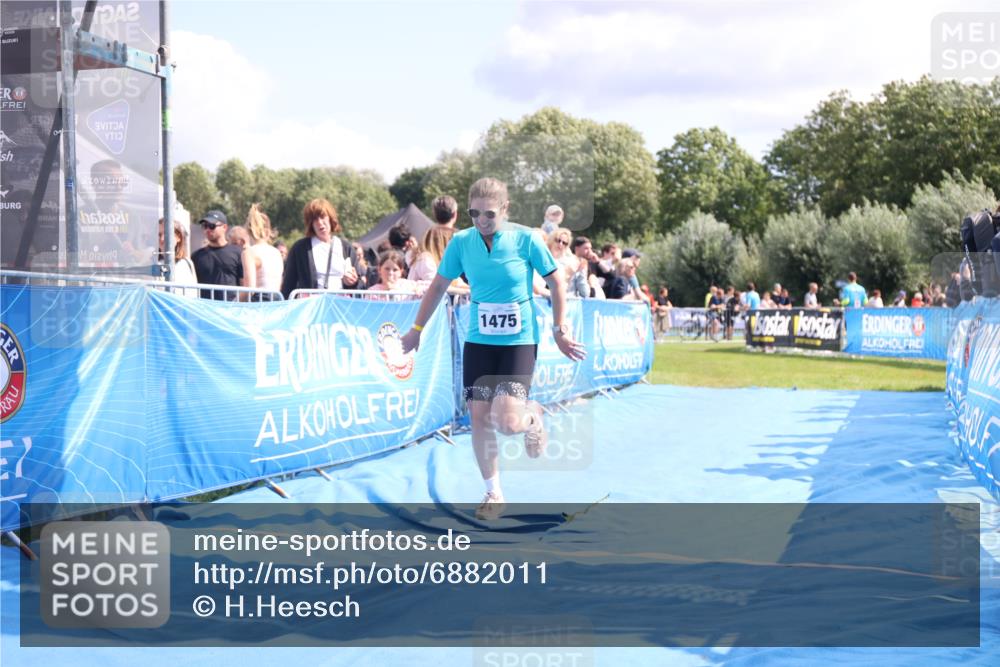 25.08.2024 - Elbe Triathlon Hamburg H.Heesch http://msf.ph/oto/6882011 25.08.2024 11:58:11 Ziel 1475, 1549, 1658 meine-sportfotos.de