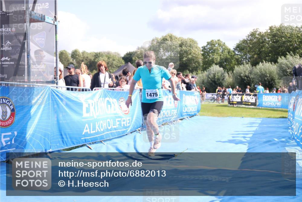 25.08.2024 - Elbe Triathlon Hamburg H.Heesch http://msf.ph/oto/6882013 25.08.2024 11:58:11 Ziel 1475, 1549, 1658 meine-sportfotos.de