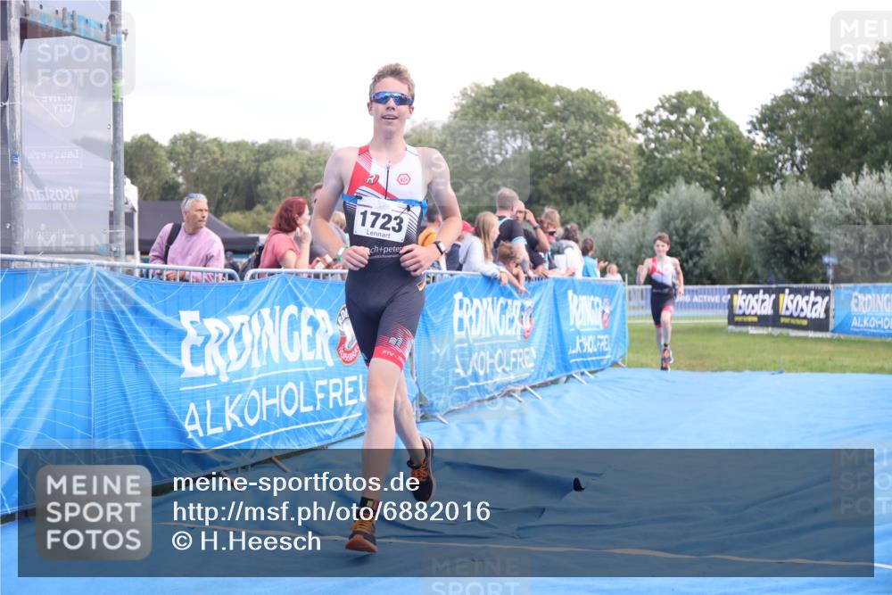 25.08.2024 - Elbe Triathlon Hamburg H.Heesch http://msf.ph/oto/6882016 25.08.2024 12:40:58 Ziel 1723, 1743, 1754, 1759 meine-sportfotos.de