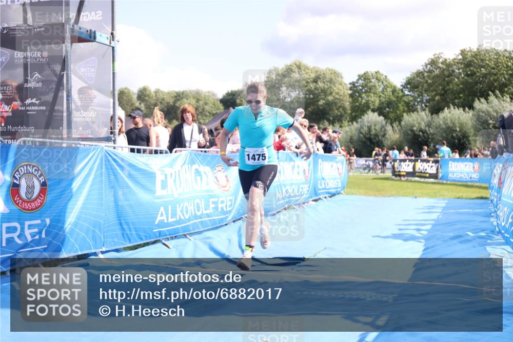 25.08.2024 - Elbe Triathlon Hamburg H.Heesch http://msf.ph/oto/6882017 25.08.2024 11:58:11 Ziel 1475, 1549, 1658 meine-sportfotos.de