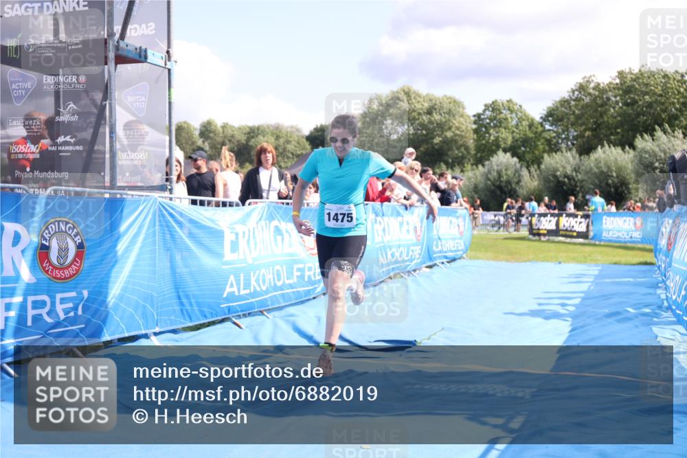 25.08.2024 - Elbe Triathlon Hamburg H.Heesch http://msf.ph/oto/6882019 25.08.2024 11:58:11 Ziel 1475, 1549, 1658 meine-sportfotos.de