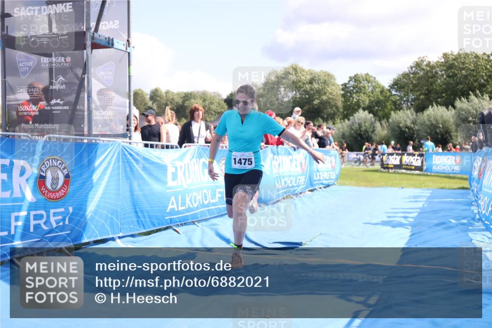 25.08.2024 - Elbe Triathlon Hamburg H.Heesch http://msf.ph/oto/6882021 25.08.2024 11:58:11 Ziel 1475, 1549, 1658 meine-sportfotos.de