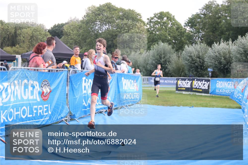 25.08.2024 - Elbe Triathlon Hamburg H.Heesch http://msf.ph/oto/6882024 25.08.2024 12:40:59 Ziel 1723, 1743, 1754, 1759 meine-sportfotos.de