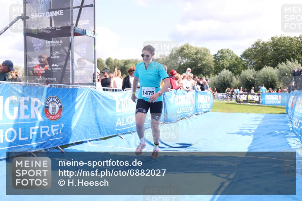 25.08.2024 - Elbe Triathlon Hamburg H.Heesch http://msf.ph/oto/6882027 25.08.2024 11:58:12 Ziel 1475, 1658 meine-sportfotos.de