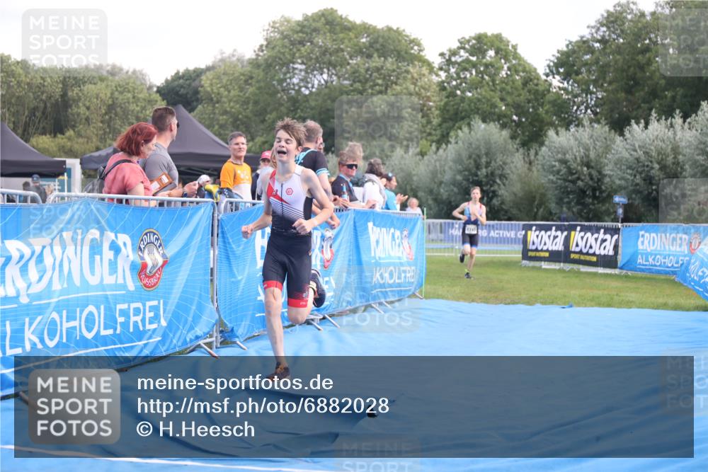 25.08.2024 - Elbe Triathlon Hamburg H.Heesch http://msf.ph/oto/6882028 25.08.2024 12:40:59 Ziel 1723, 1743, 1754, 1759 meine-sportfotos.de