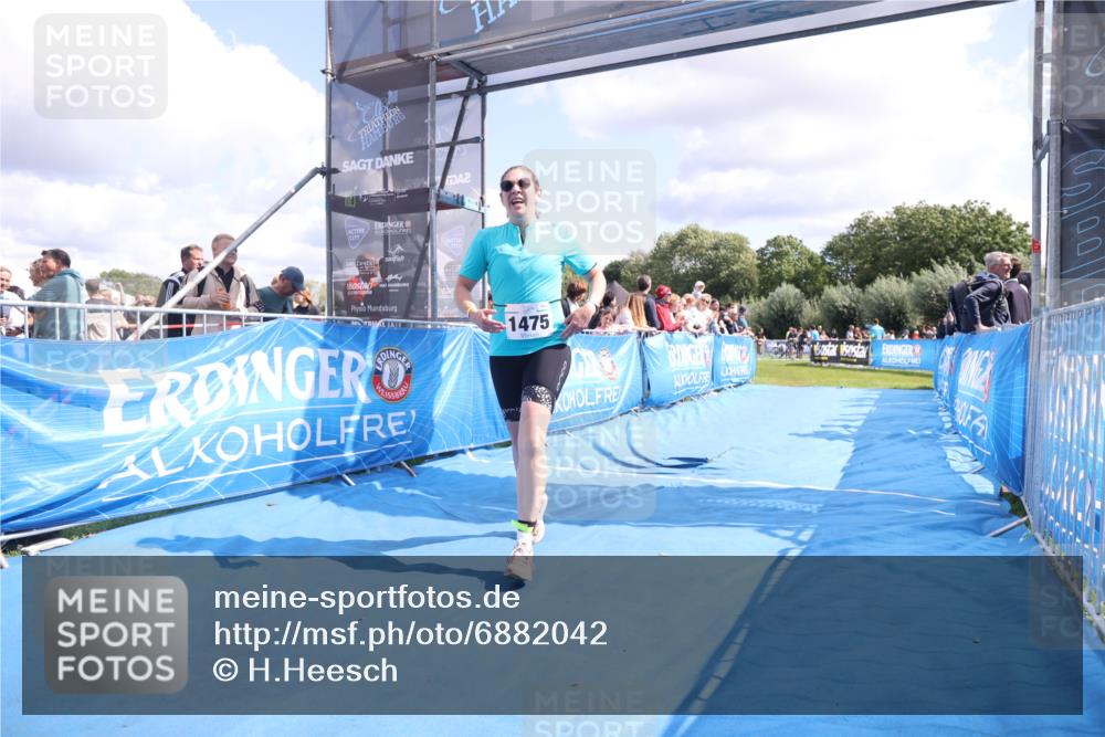 25.08.2024 - Elbe Triathlon Hamburg H.Heesch http://msf.ph/oto/6882042 25.08.2024 11:58:12 Ziel 1475, 1658 meine-sportfotos.de