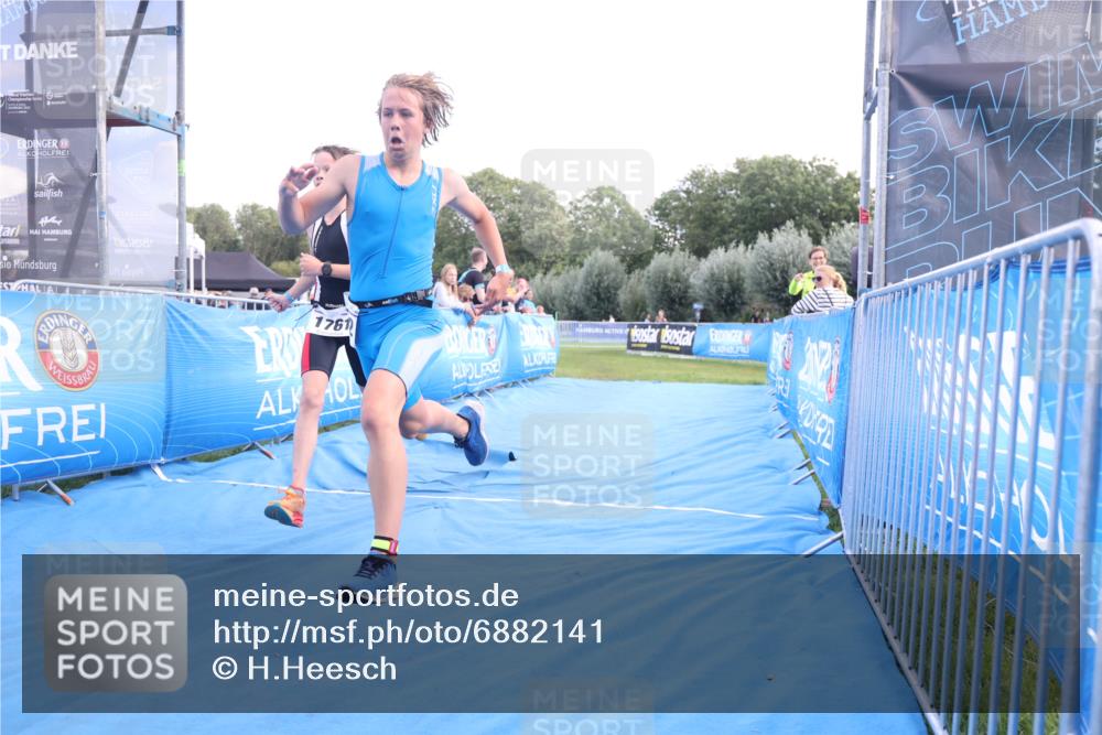 25.08.2024 - Elbe Triathlon Hamburg H.Heesch http://msf.ph/oto/6882141 25.08.2024 12:43:14 Ziel 1761, 1762, 1774 meine-sportfotos.de