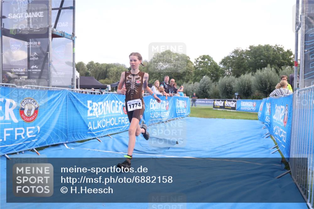 25.08.2024 - Elbe Triathlon Hamburg H.Heesch http://msf.ph/oto/6882158 25.08.2024 12:43:22 Ziel 1774 meine-sportfotos.de
