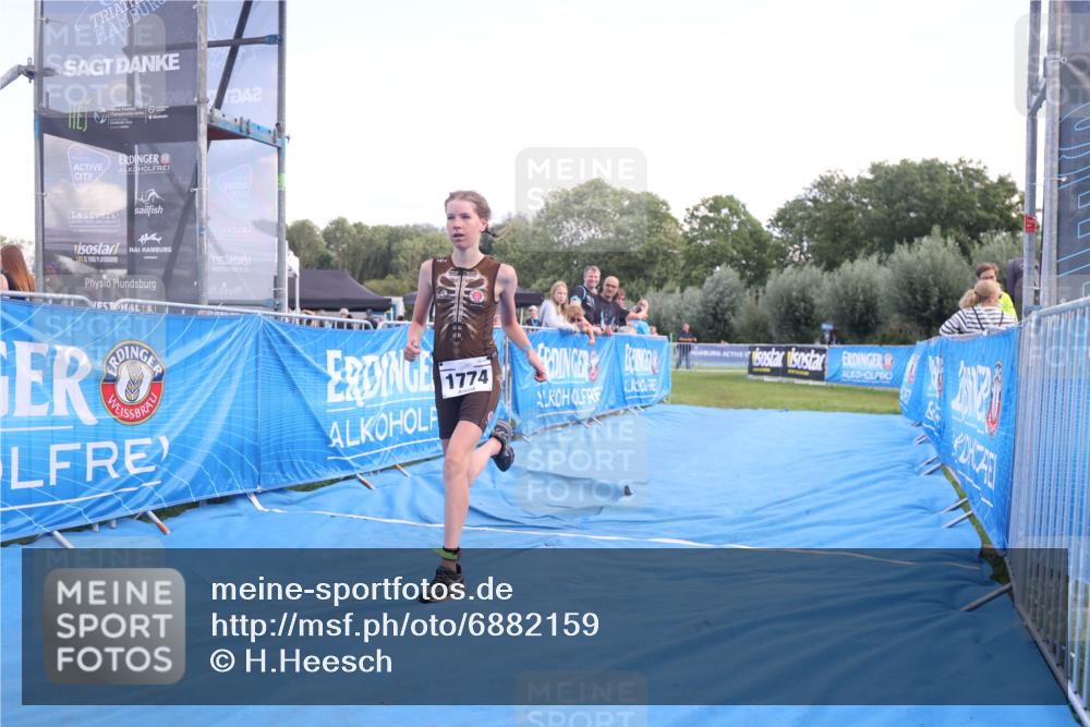 25.08.2024 - Elbe Triathlon Hamburg H.Heesch http://msf.ph/oto/6882159 25.08.2024 12:43:22 Ziel 1774 meine-sportfotos.de