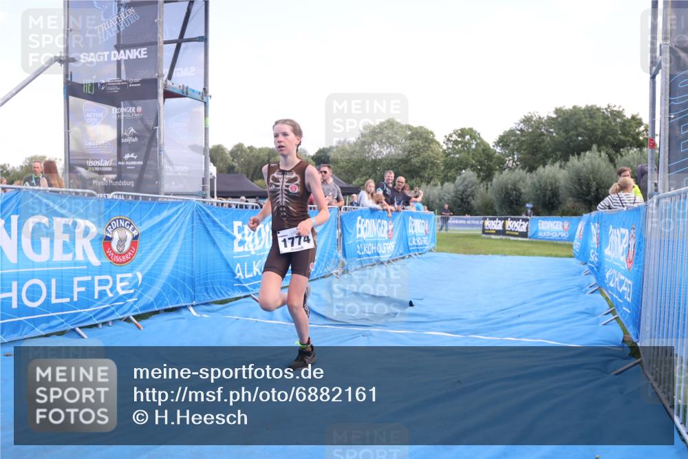 25.08.2024 - Elbe Triathlon Hamburg H.Heesch http://msf.ph/oto/6882161 25.08.2024 12:43:22 Ziel 1774 meine-sportfotos.de