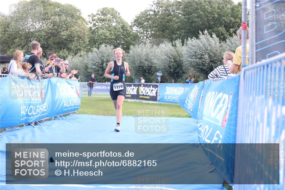 25.08.2024 - Elbe Triathlon Hamburg H.Heesch http://msf.ph/oto/6882165 25.08.2024 12:43:42 Ziel 1779 meine-sportfotos.de