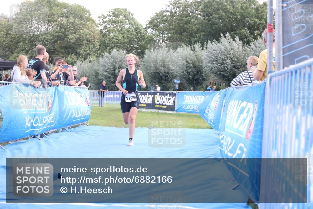 25.08.2024 - Elbe Triathlon Hamburg H.Heesch http://msf.ph/oto/6882166 25.08.2024 12:43:42 Ziel 1779 meine-sportfotos.de