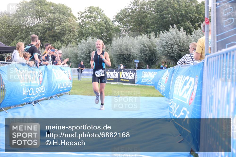 25.08.2024 - Elbe Triathlon Hamburg H.Heesch http://msf.ph/oto/6882168 25.08.2024 12:43:42 Ziel 1779 meine-sportfotos.de