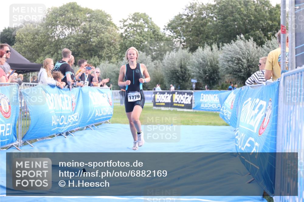 25.08.2024 - Elbe Triathlon Hamburg H.Heesch http://msf.ph/oto/6882169 25.08.2024 12:43:43 Ziel 1779 meine-sportfotos.de
