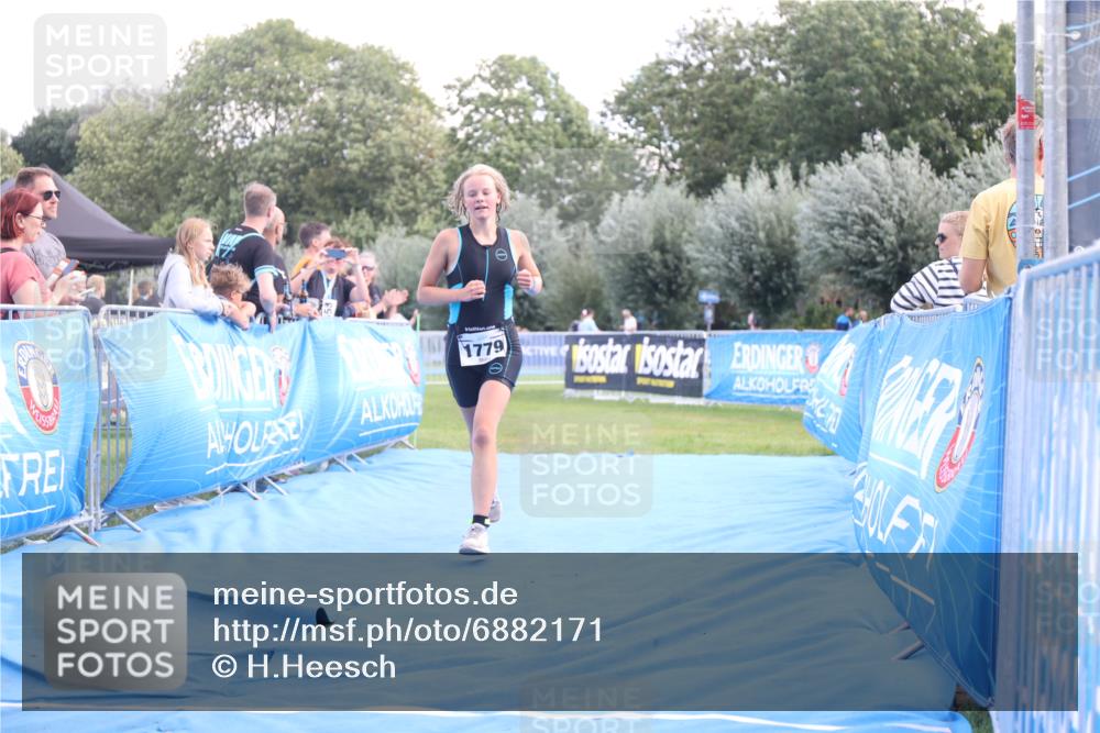 25.08.2024 - Elbe Triathlon Hamburg H.Heesch http://msf.ph/oto/6882171 25.08.2024 12:43:43 Ziel 1779 meine-sportfotos.de