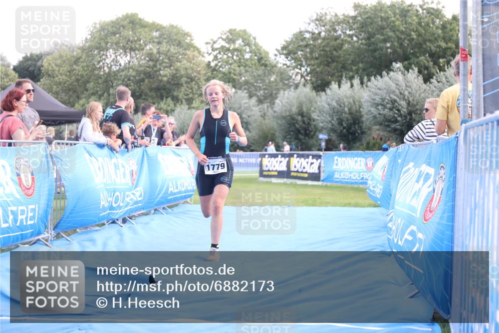 25.08.2024 - Elbe Triathlon Hamburg H.Heesch http://msf.ph/oto/6882173 25.08.2024 12:43:43 Ziel 1779 meine-sportfotos.de