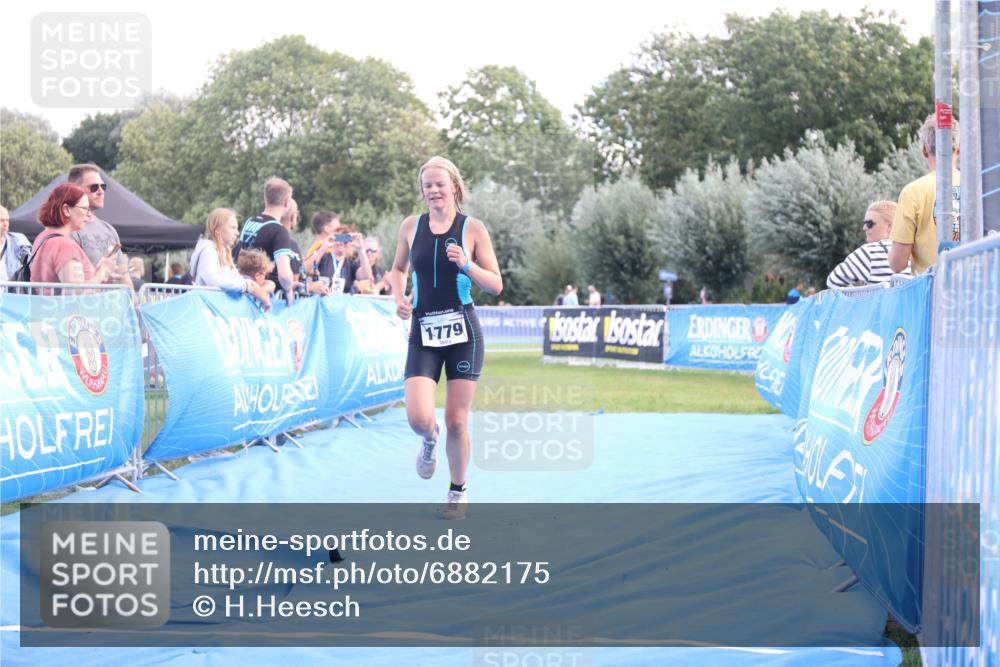25.08.2024 - Elbe Triathlon Hamburg H.Heesch http://msf.ph/oto/6882175 25.08.2024 12:43:43 Ziel 1779 meine-sportfotos.de