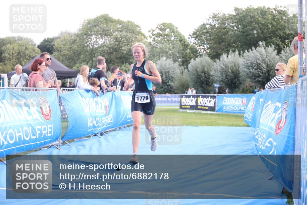 25.08.2024 - Elbe Triathlon Hamburg H.Heesch http://msf.ph/oto/6882178 25.08.2024 12:43:43 Ziel 1779 meine-sportfotos.de