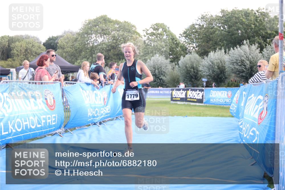 25.08.2024 - Elbe Triathlon Hamburg H.Heesch http://msf.ph/oto/6882180 25.08.2024 12:43:43 Ziel 1779 meine-sportfotos.de