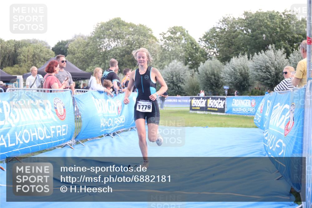 25.08.2024 - Elbe Triathlon Hamburg H.Heesch http://msf.ph/oto/6882181 25.08.2024 12:43:43 Ziel 1779 meine-sportfotos.de
