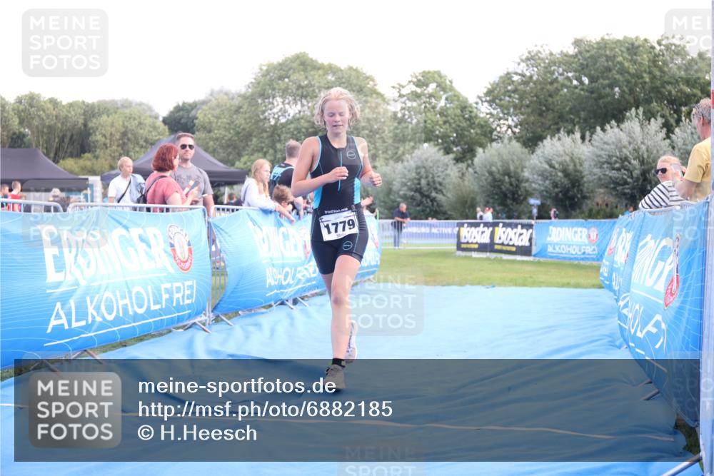 25.08.2024 - Elbe Triathlon Hamburg H.Heesch http://msf.ph/oto/6882185 25.08.2024 12:43:43 Ziel 1779 meine-sportfotos.de