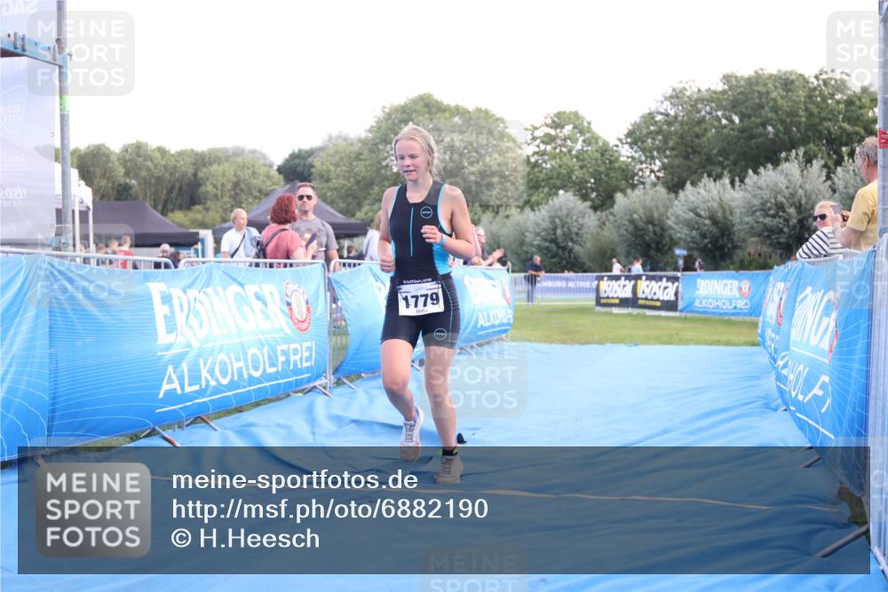 25.08.2024 - Elbe Triathlon Hamburg H.Heesch http://msf.ph/oto/6882190 25.08.2024 12:43:44 Ziel 1779 meine-sportfotos.de