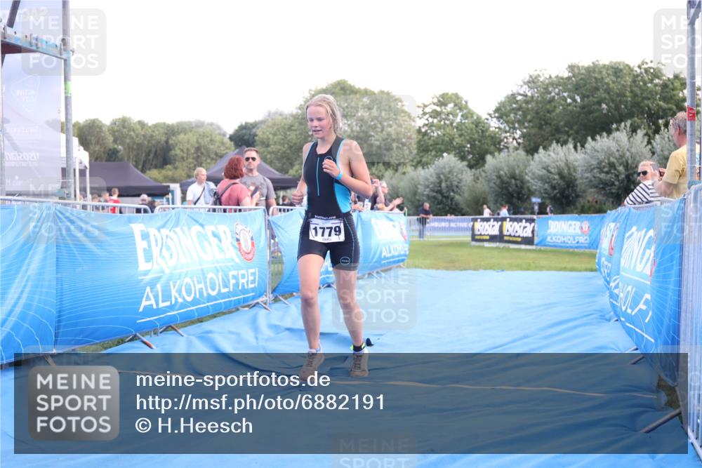 25.08.2024 - Elbe Triathlon Hamburg H.Heesch http://msf.ph/oto/6882191 25.08.2024 12:43:44 Ziel 1779 meine-sportfotos.de
