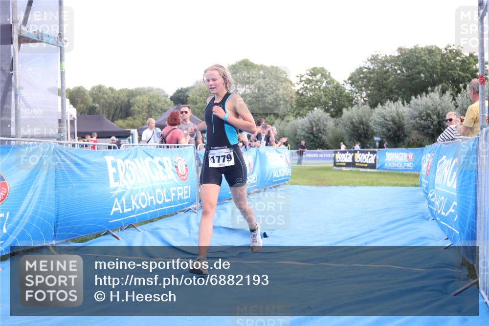 25.08.2024 - Elbe Triathlon Hamburg H.Heesch http://msf.ph/oto/6882193 25.08.2024 12:43:44 Ziel 1779 meine-sportfotos.de