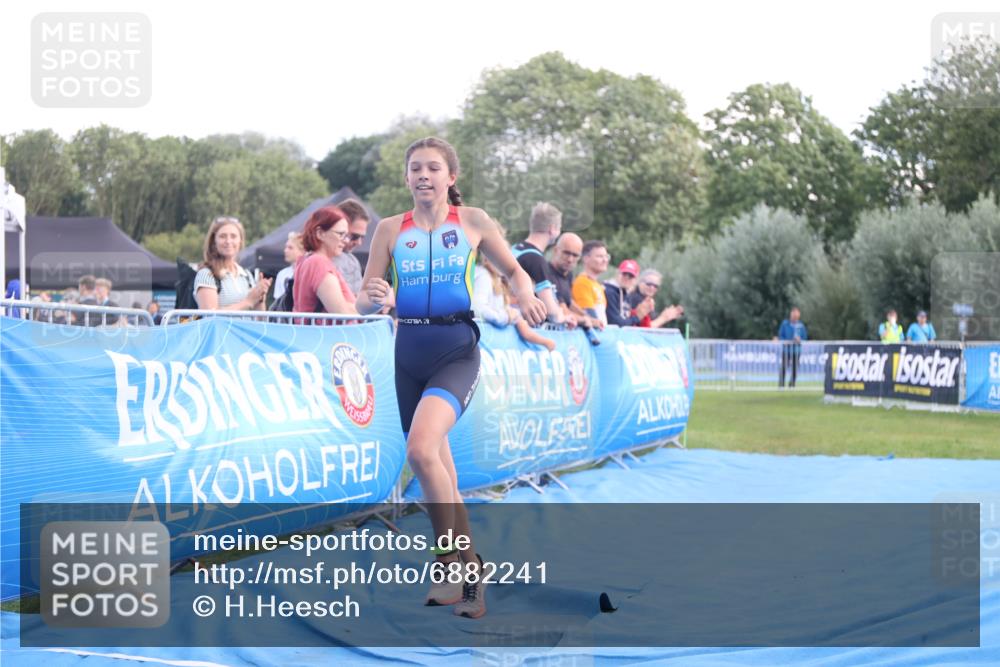 25.08.2024 - Elbe Triathlon Hamburg H.Heesch http://msf.ph/oto/6882241 25.08.2024 12:44:33 Ziel 1767 meine-sportfotos.de
