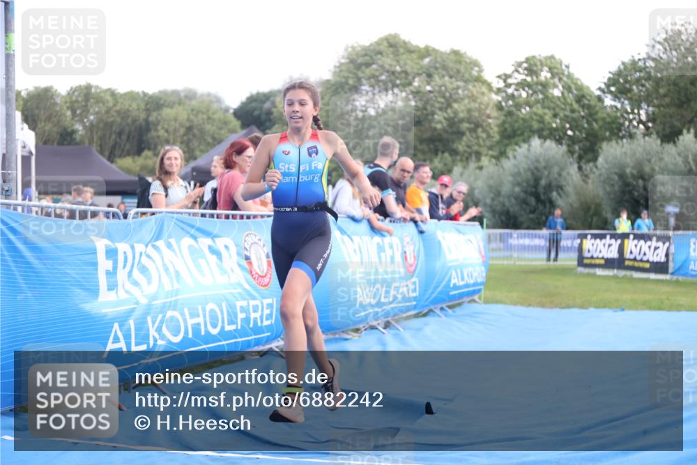 25.08.2024 - Elbe Triathlon Hamburg H.Heesch http://msf.ph/oto/6882242 25.08.2024 12:44:33 Ziel 1767 meine-sportfotos.de