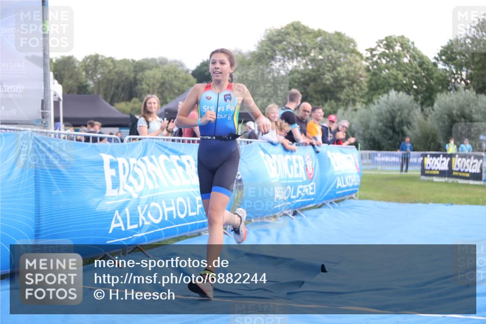 25.08.2024 - Elbe Triathlon Hamburg H.Heesch http://msf.ph/oto/6882244 25.08.2024 12:44:33 Ziel 1767 meine-sportfotos.de
