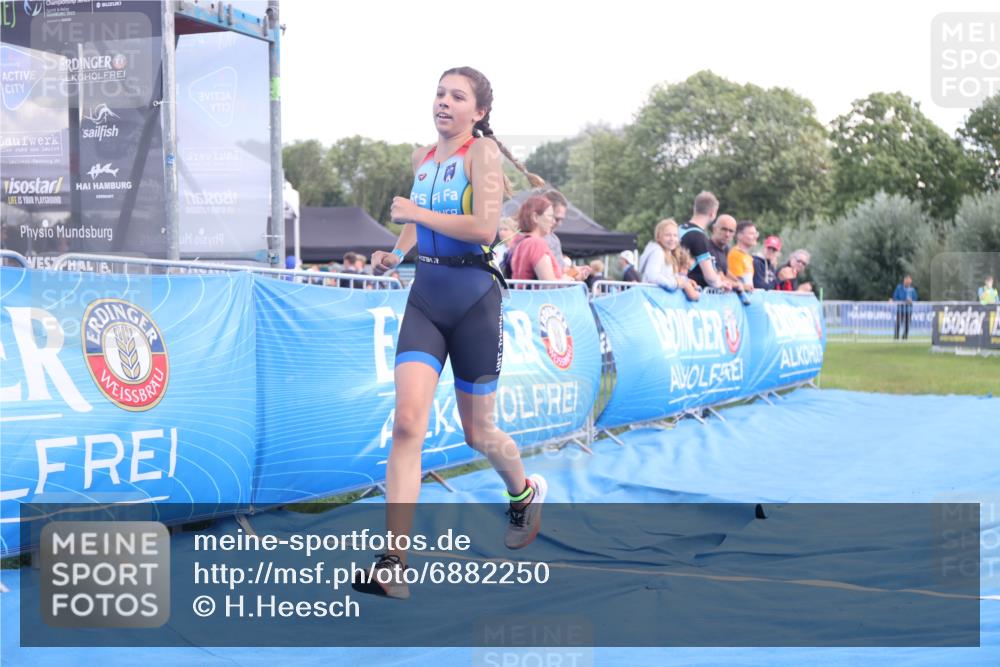 25.08.2024 - Elbe Triathlon Hamburg H.Heesch http://msf.ph/oto/6882250 25.08.2024 12:44:33 Ziel 1767 meine-sportfotos.de