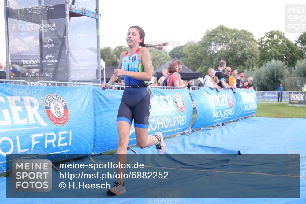 25.08.2024 - Elbe Triathlon Hamburg H.Heesch http://msf.ph/oto/6882252 25.08.2024 12:44:33 Ziel 1767 meine-sportfotos.de