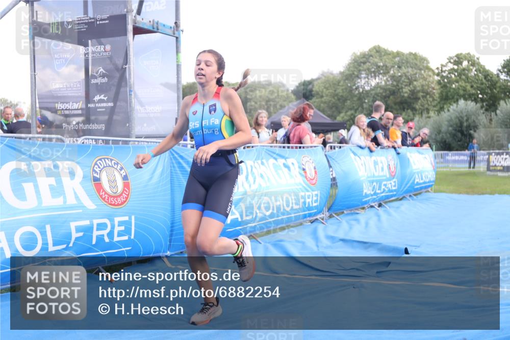 25.08.2024 - Elbe Triathlon Hamburg H.Heesch http://msf.ph/oto/6882254 25.08.2024 12:44:33 Ziel 1767 meine-sportfotos.de