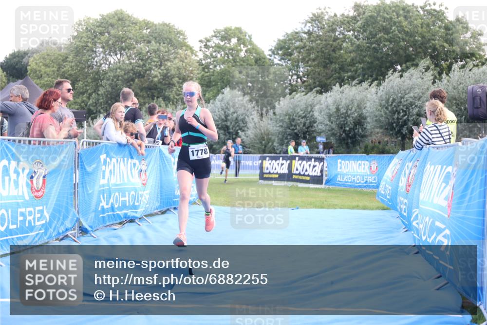 25.08.2024 - Elbe Triathlon Hamburg H.Heesch http://msf.ph/oto/6882255 25.08.2024 12:45:34 Ziel 1766, 1778 meine-sportfotos.de