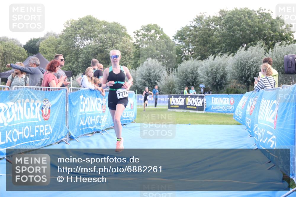 25.08.2024 - Elbe Triathlon Hamburg H.Heesch http://msf.ph/oto/6882261 25.08.2024 12:45:34 Ziel 1766, 1778 meine-sportfotos.de