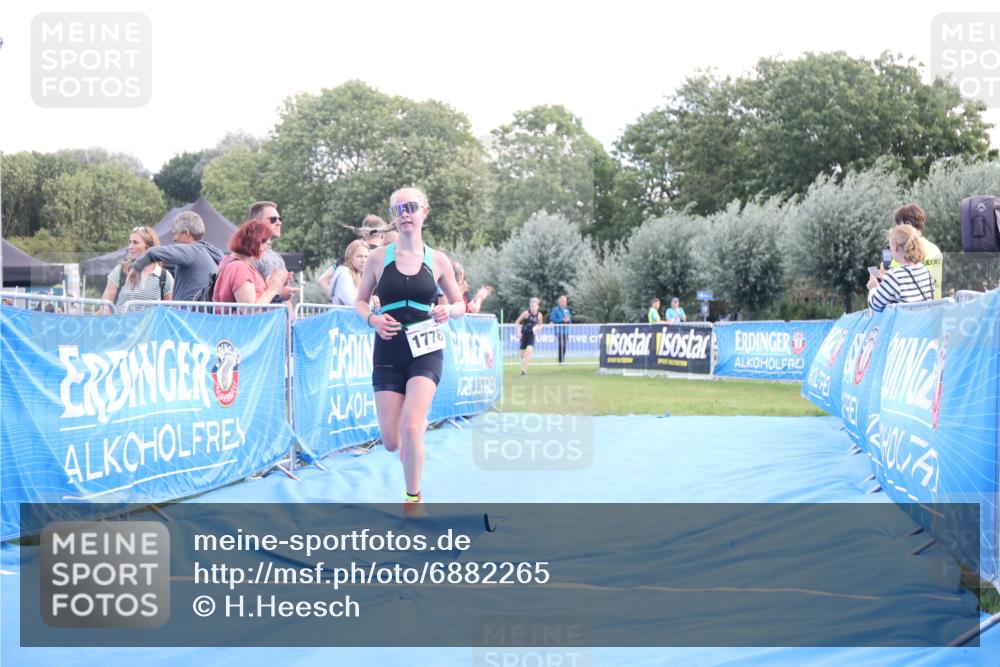 25.08.2024 - Elbe Triathlon Hamburg H.Heesch http://msf.ph/oto/6882265 25.08.2024 12:45:34 Ziel 1766, 1778 meine-sportfotos.de