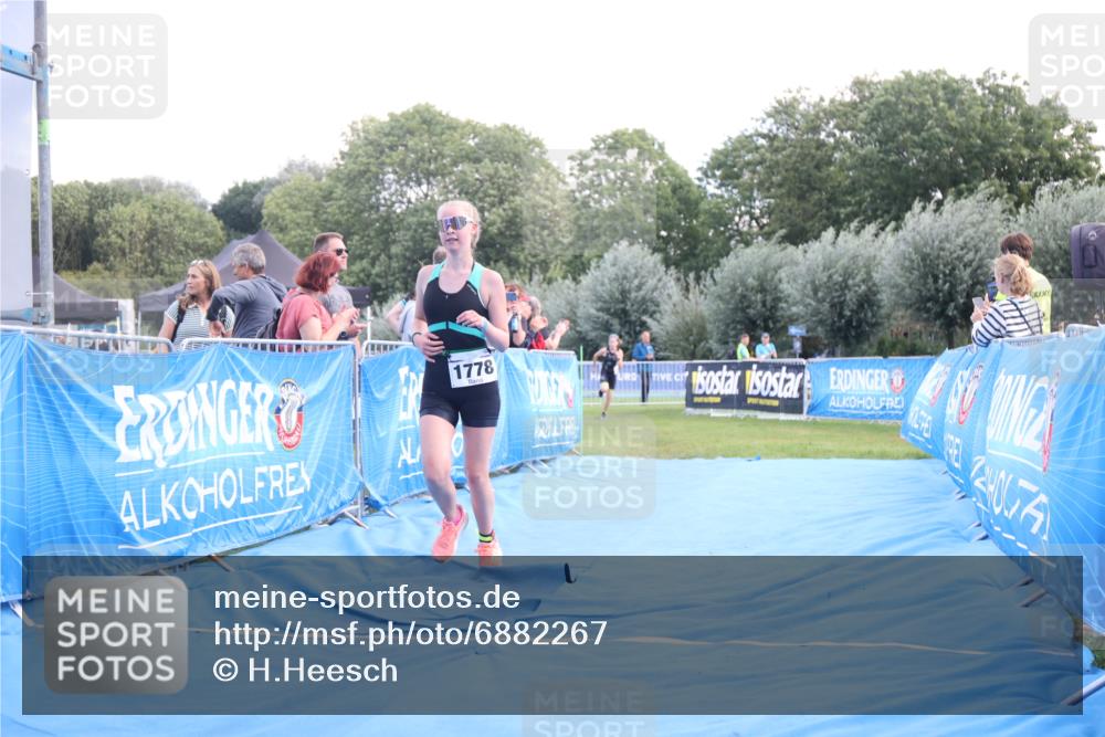 25.08.2024 - Elbe Triathlon Hamburg H.Heesch http://msf.ph/oto/6882267 25.08.2024 12:45:34 Ziel 1766, 1778 meine-sportfotos.de