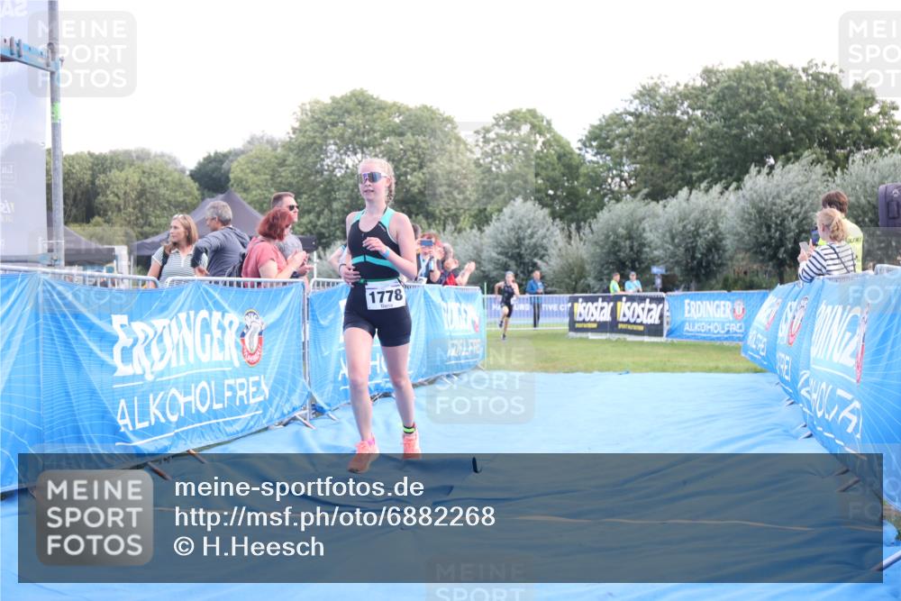 25.08.2024 - Elbe Triathlon Hamburg H.Heesch http://msf.ph/oto/6882268 25.08.2024 12:45:34 Ziel 1766, 1778 meine-sportfotos.de