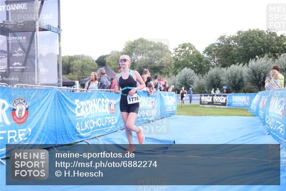 25.08.2024 - Elbe Triathlon Hamburg H.Heesch http://msf.ph/oto/6882274 25.08.2024 12:45:35 Ziel 1766, 1778 meine-sportfotos.de