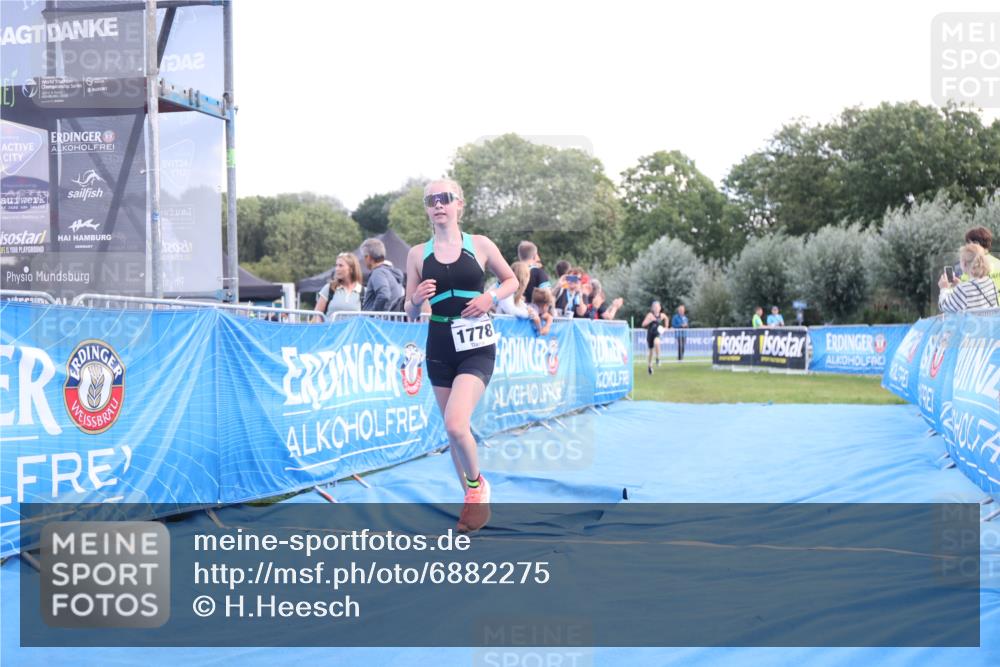 25.08.2024 - Elbe Triathlon Hamburg H.Heesch http://msf.ph/oto/6882275 25.08.2024 12:45:35 Ziel 1766, 1778 meine-sportfotos.de