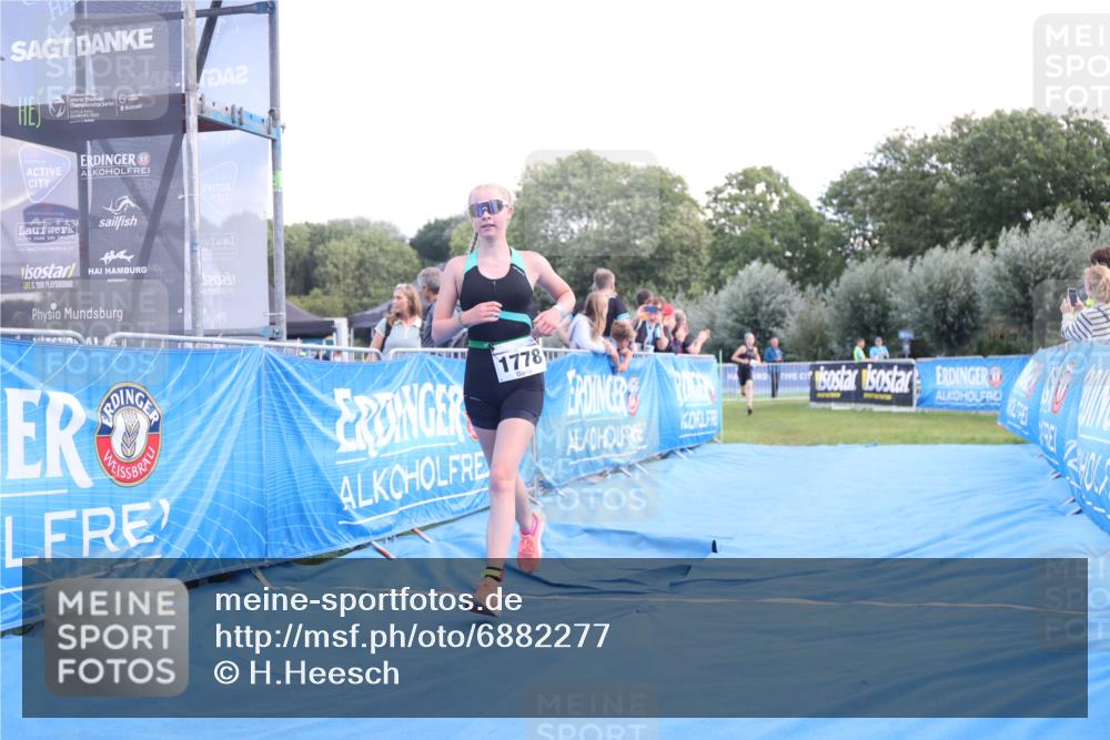 25.08.2024 - Elbe Triathlon Hamburg H.Heesch http://msf.ph/oto/6882277 25.08.2024 12:45:35 Ziel 1766, 1778 meine-sportfotos.de