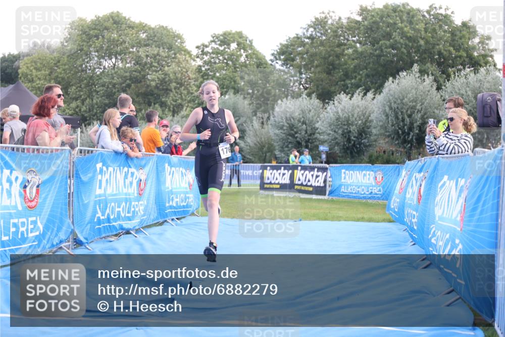 25.08.2024 - Elbe Triathlon Hamburg H.Heesch http://msf.ph/oto/6882279 25.08.2024 12:45:39 Ziel 1766, 1778 meine-sportfotos.de