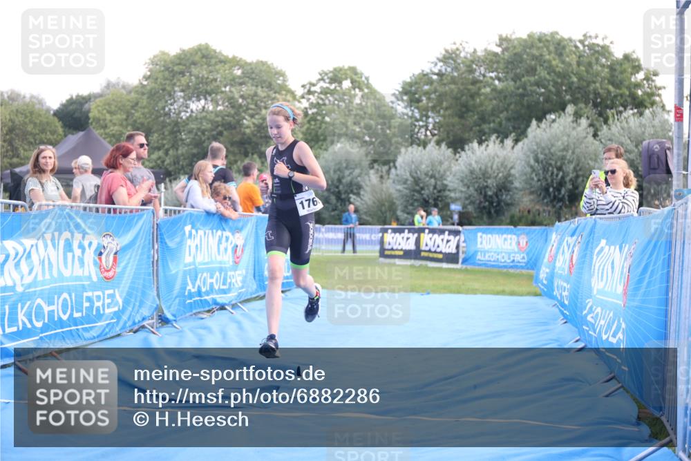 25.08.2024 - Elbe Triathlon Hamburg H.Heesch http://msf.ph/oto/6882286 25.08.2024 12:45:39 Ziel 1766, 1778 meine-sportfotos.de