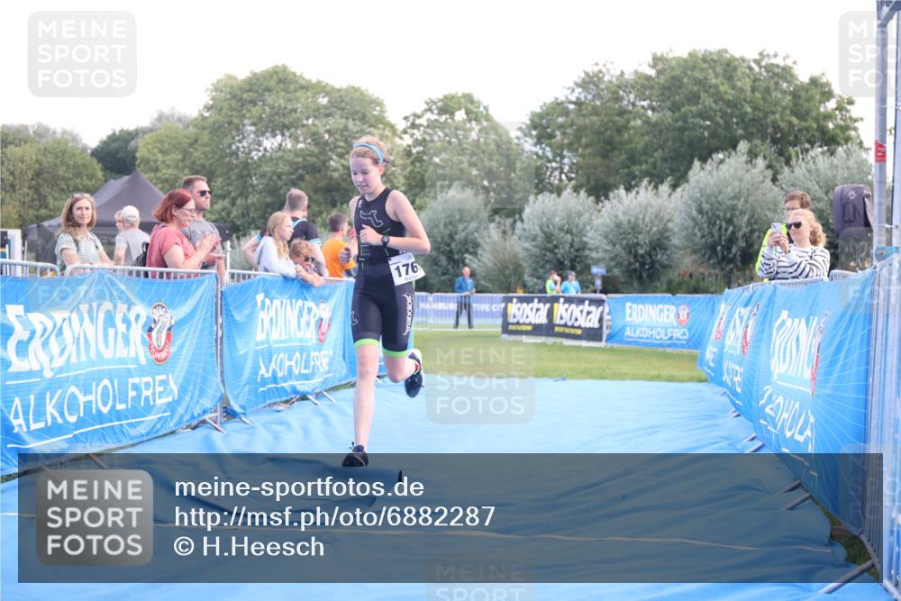 25.08.2024 - Elbe Triathlon Hamburg H.Heesch http://msf.ph/oto/6882287 25.08.2024 12:45:39 Ziel 1766, 1778 meine-sportfotos.de