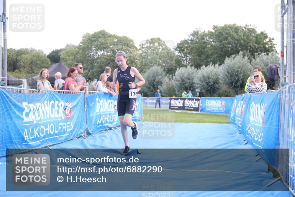 25.08.2024 - Elbe Triathlon Hamburg H.Heesch http://msf.ph/oto/6882290 25.08.2024 12:45:39 Ziel 1766, 1778 meine-sportfotos.de
