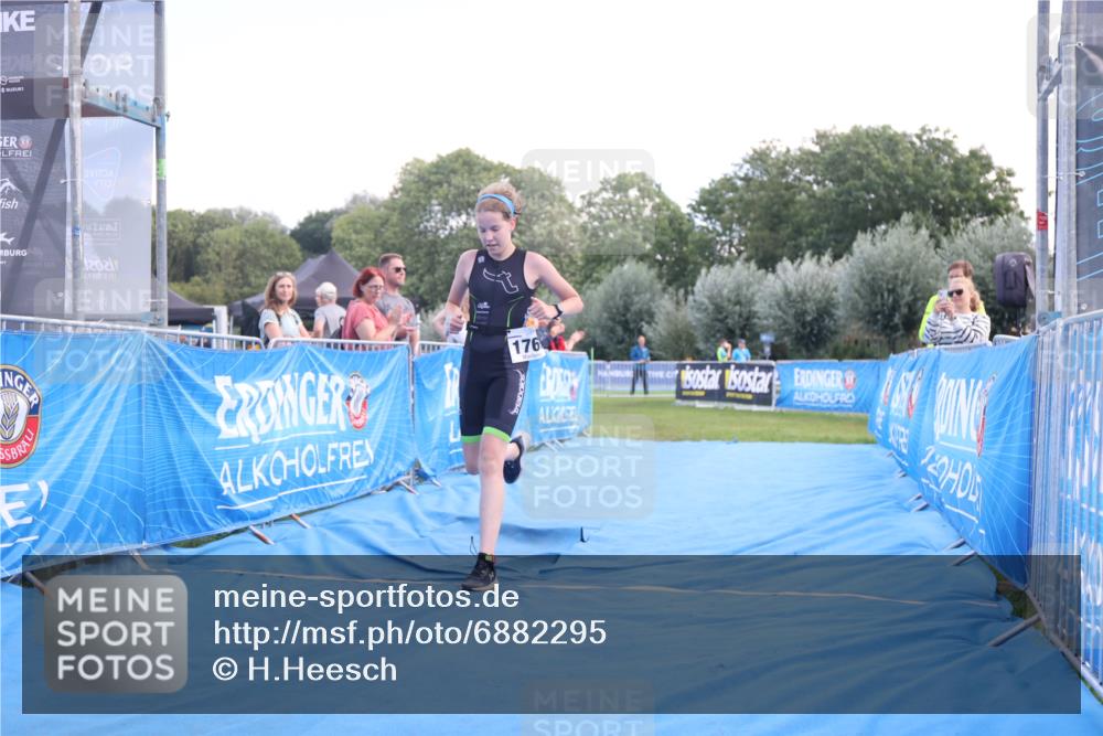25.08.2024 - Elbe Triathlon Hamburg H.Heesch http://msf.ph/oto/6882295 25.08.2024 12:45:40 Ziel 1766, 1778 meine-sportfotos.de