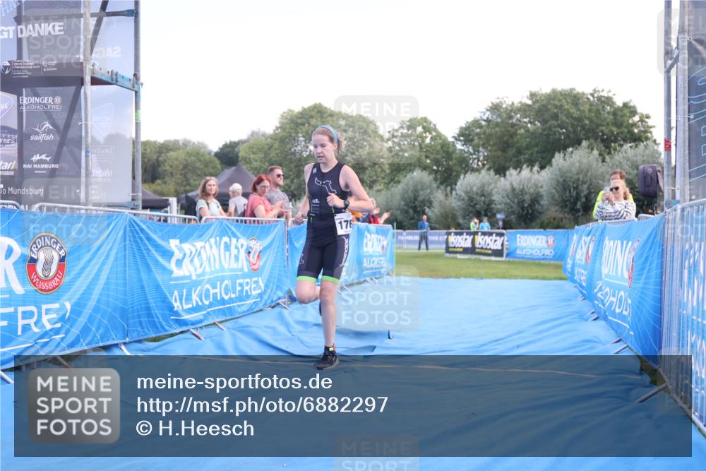 25.08.2024 - Elbe Triathlon Hamburg H.Heesch http://msf.ph/oto/6882297 25.08.2024 12:45:40 Ziel 1766, 1778 meine-sportfotos.de